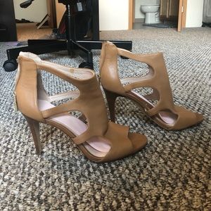 Like new Louise Erdrich Cie Camel heels!